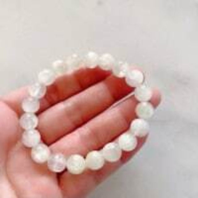 【レア】【超美石】グリーンクンツァイト（ヒデナイト/トリフェーン）9.5ｍｍ　ブレスレット（キャッツアイ入り） 4227