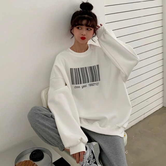 スウェット トレーナー レディース プリント ビッグシルエット トレーナー スエット 韓国 ファッション レディース 冬 バーコード ロゴ プリント スエットトレーナー 秋冬 トップス チャコールグレー 白 黒 レッド スウェット トップス ビッグトレーナー Vestito スウェット トレーナー レディース プリント ビッグシルエット トレーナー スエット 韓国 ファッション レディース 冬 バーコード ロゴ プリント スエットトレーナー 秋冬 トップス チャコールグレー 白 黒 レッド スウェット トップス ビッグトレーナー Vestito