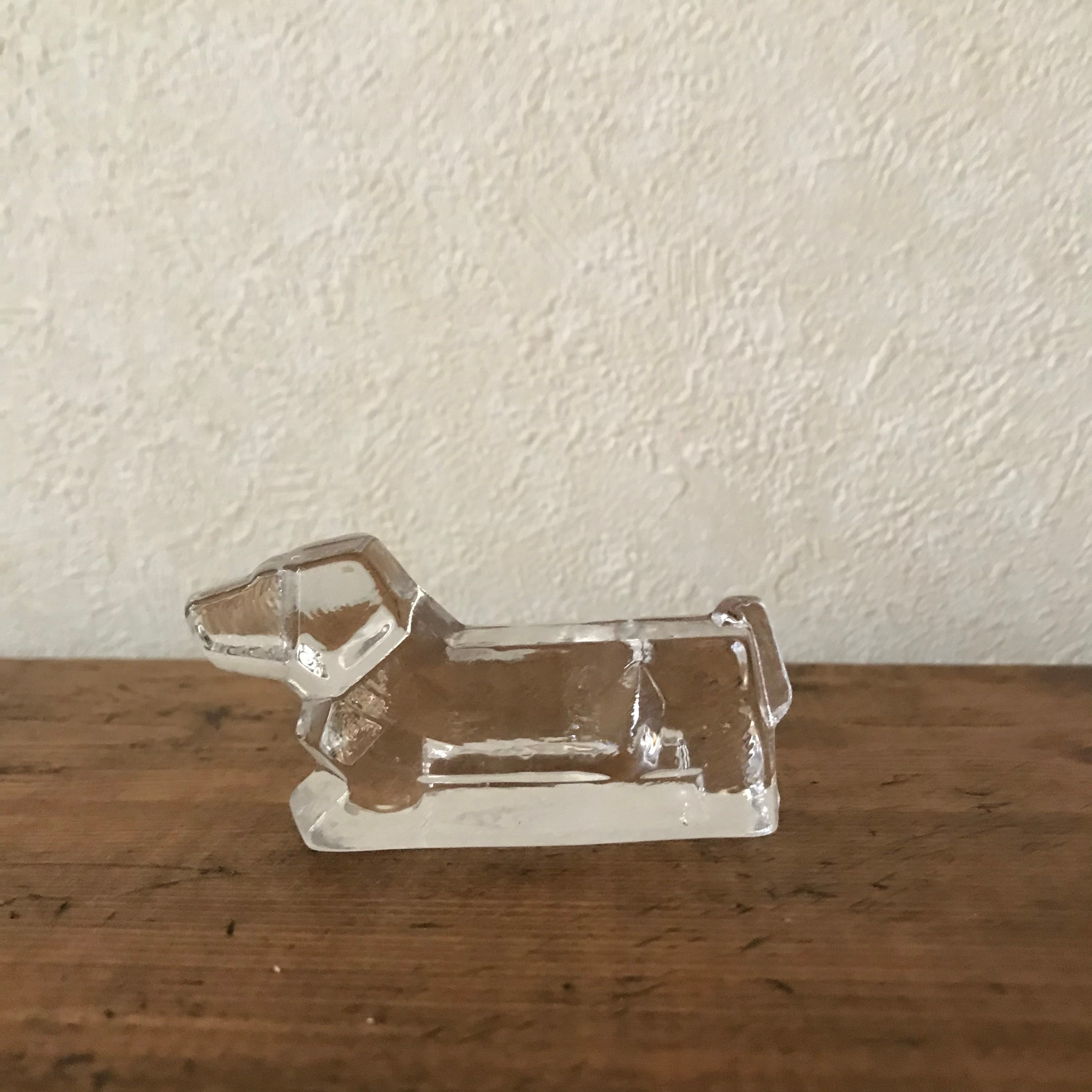 カクカクしたガラスの犬