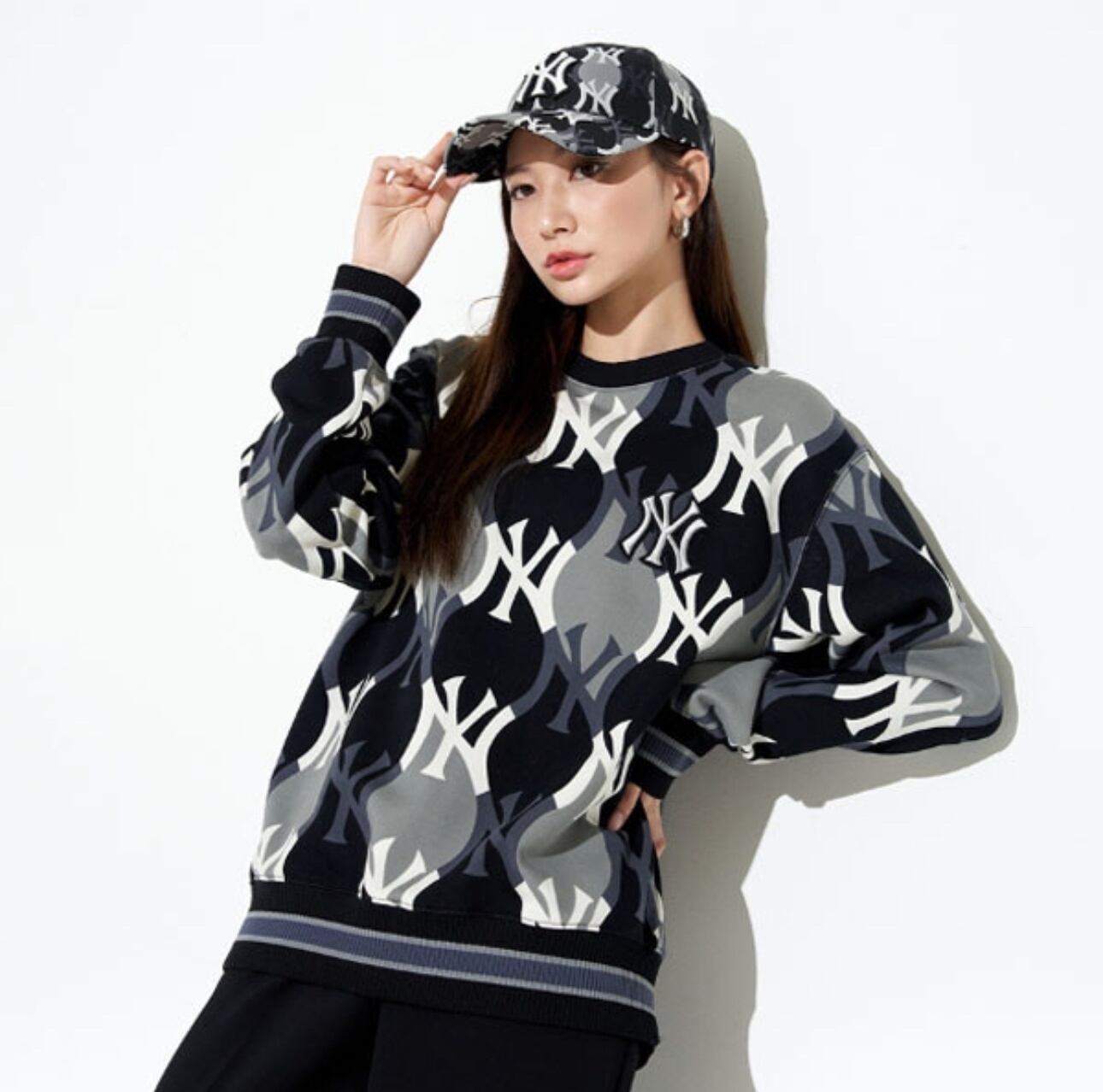 MLB ユニセックスクルースウェット¥19,800+tax(¥21780)
