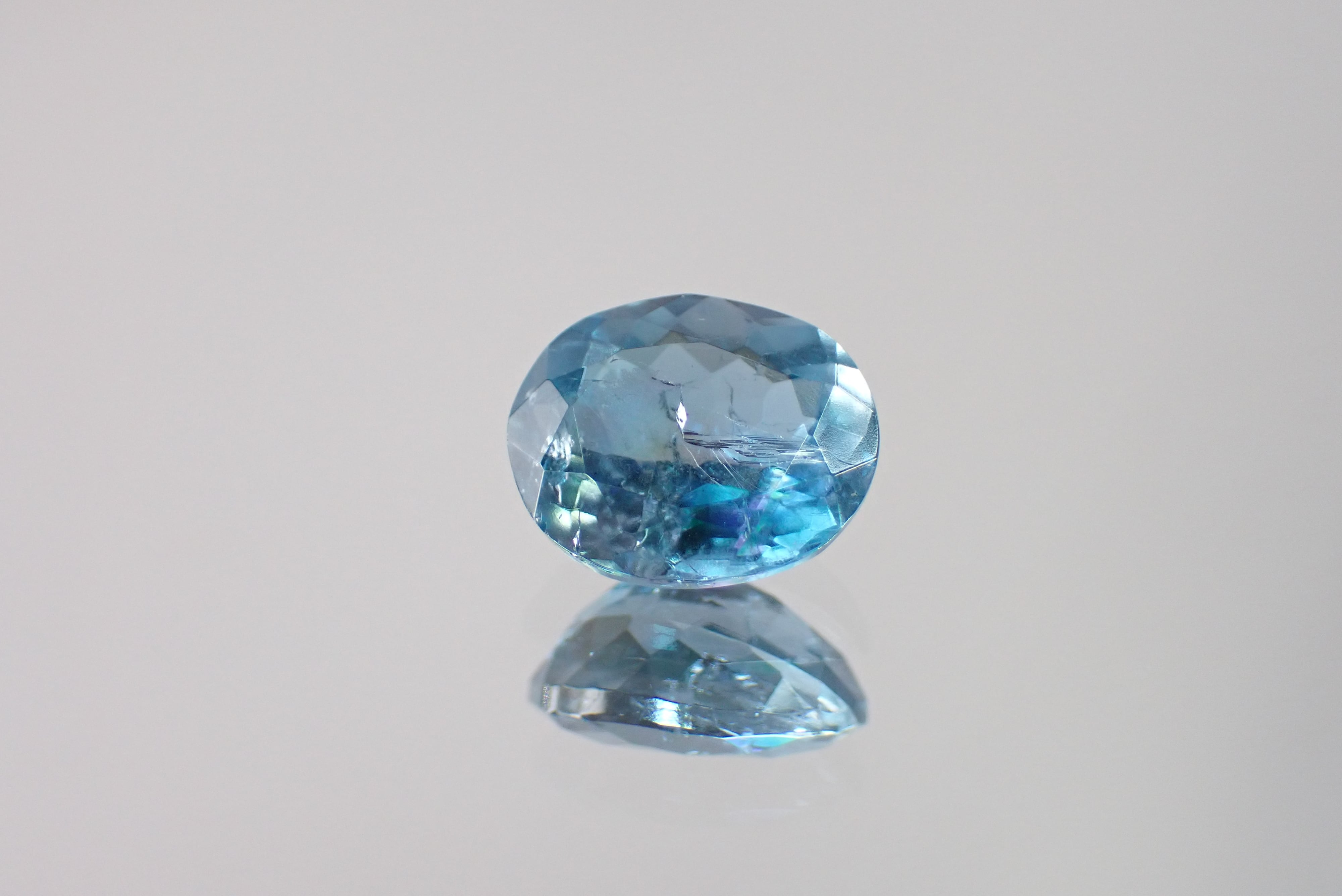 クラックロンドンブルートパーズ 4.25ct [C3‐15] | differencee
