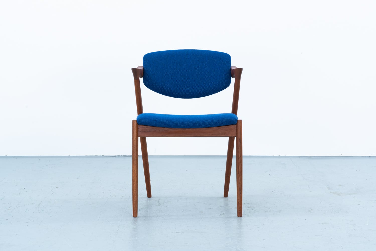 Arne Jacobsen | Model.3207 Seven Arm Chair | kaikki gallery | 北欧