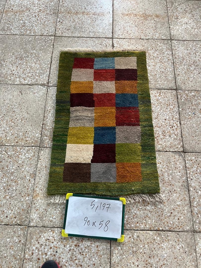 絨毯クエスト79【No.289】Gabbeh　ギャッベ　※現在、こちらの商品はイランに置いてあります。ご希望の方は先ずは在庫のご確認をお願いします。