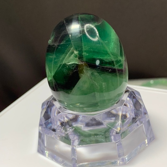 146.濃いグリーン部分が綺麗☆グラデーションフローライトたまご