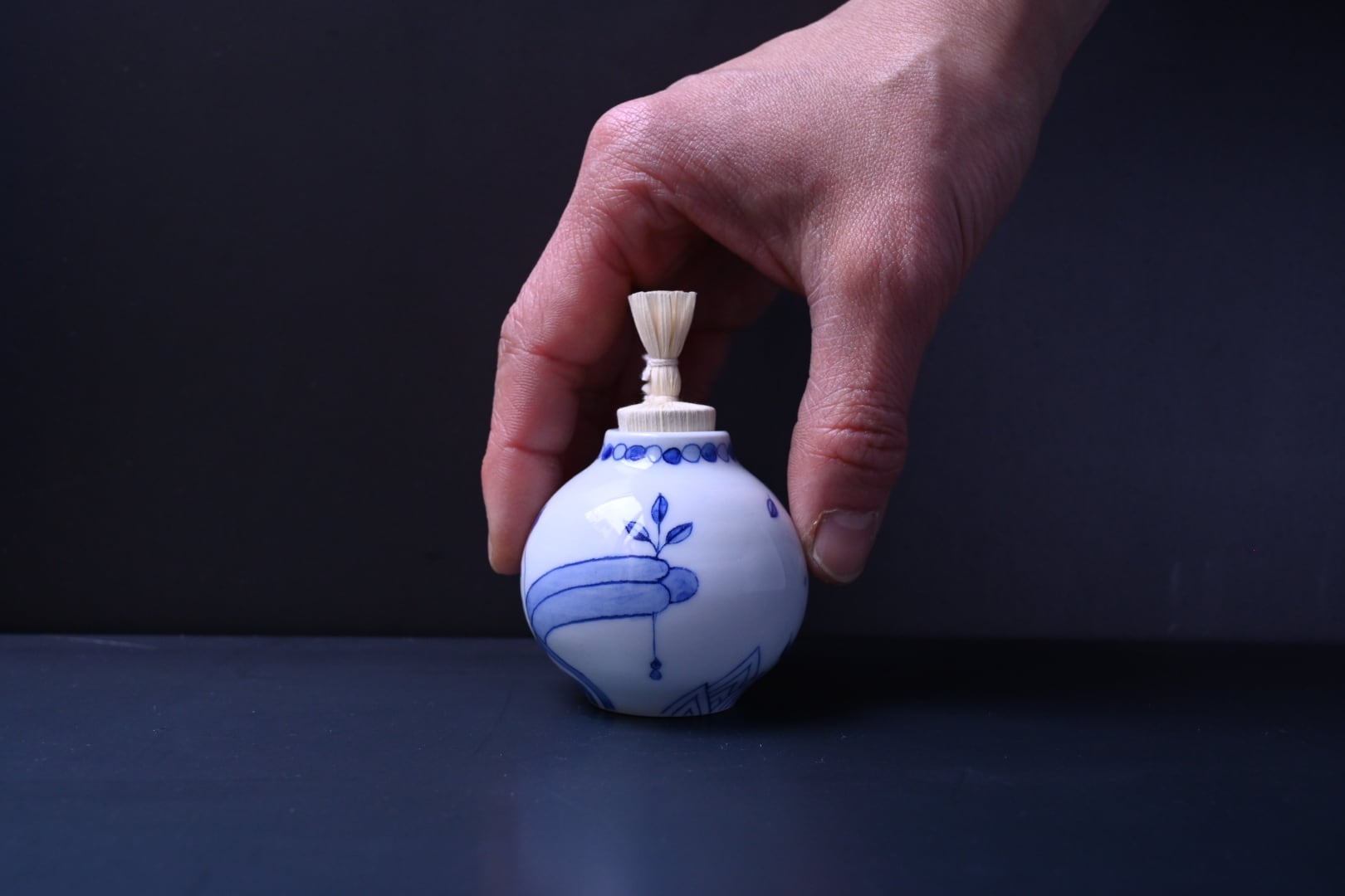 出口ふゆひ 染付 振り出し | 鎌倉倶楽部 茶寮