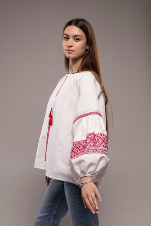 ウクライナ刺繍ヴィシヴァンカ　手刺繍　レディース・フリーサイズ