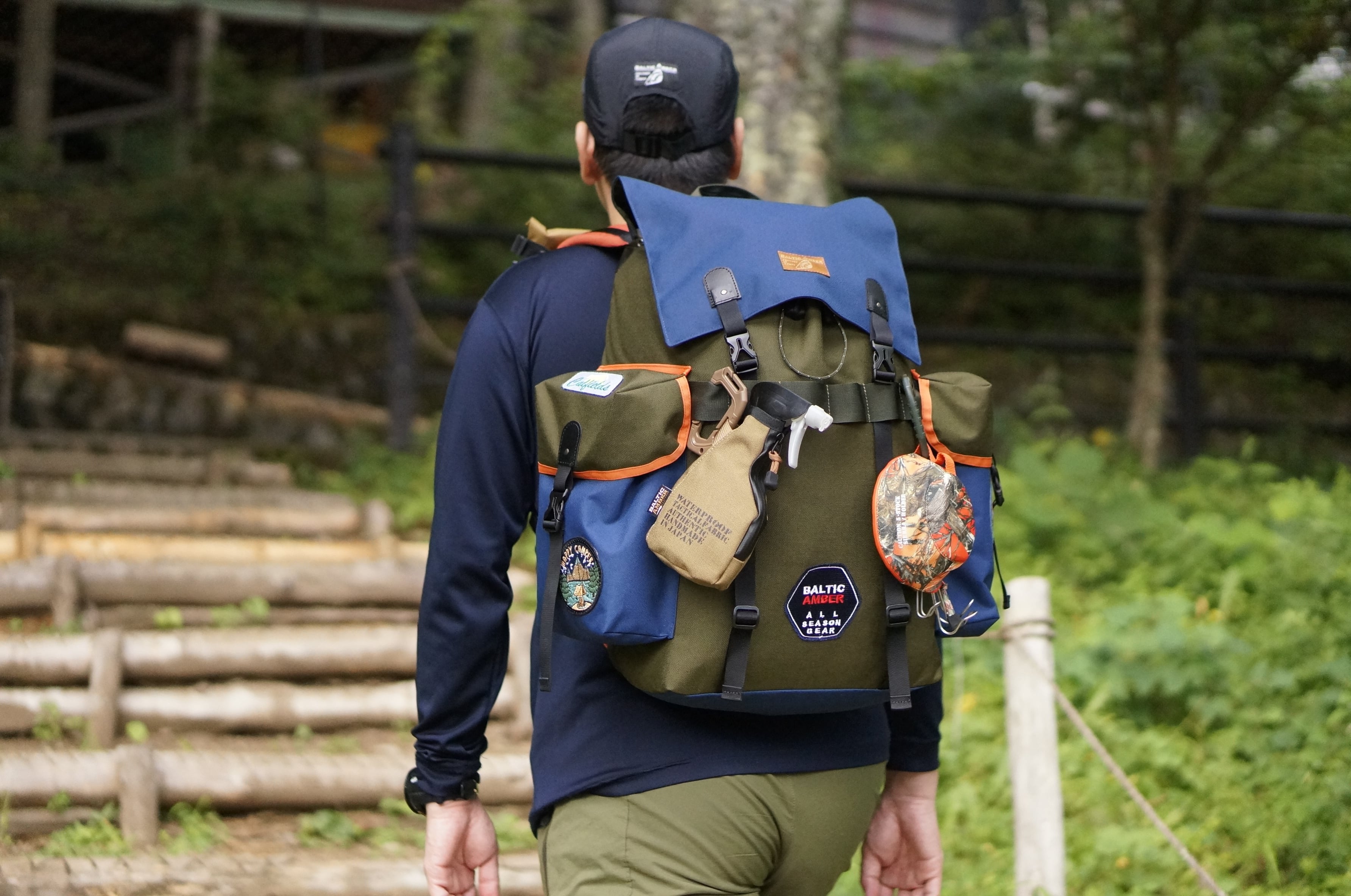 OZE-TRAIL BACK PACK 21 / NAVY | BALTIC AMBER