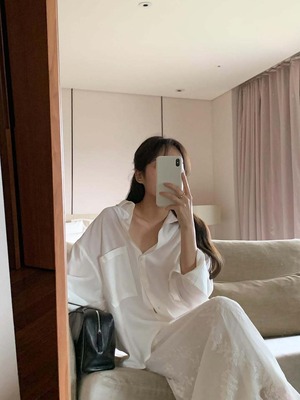 [LITER] glossy boxy blouse shirt (即納)