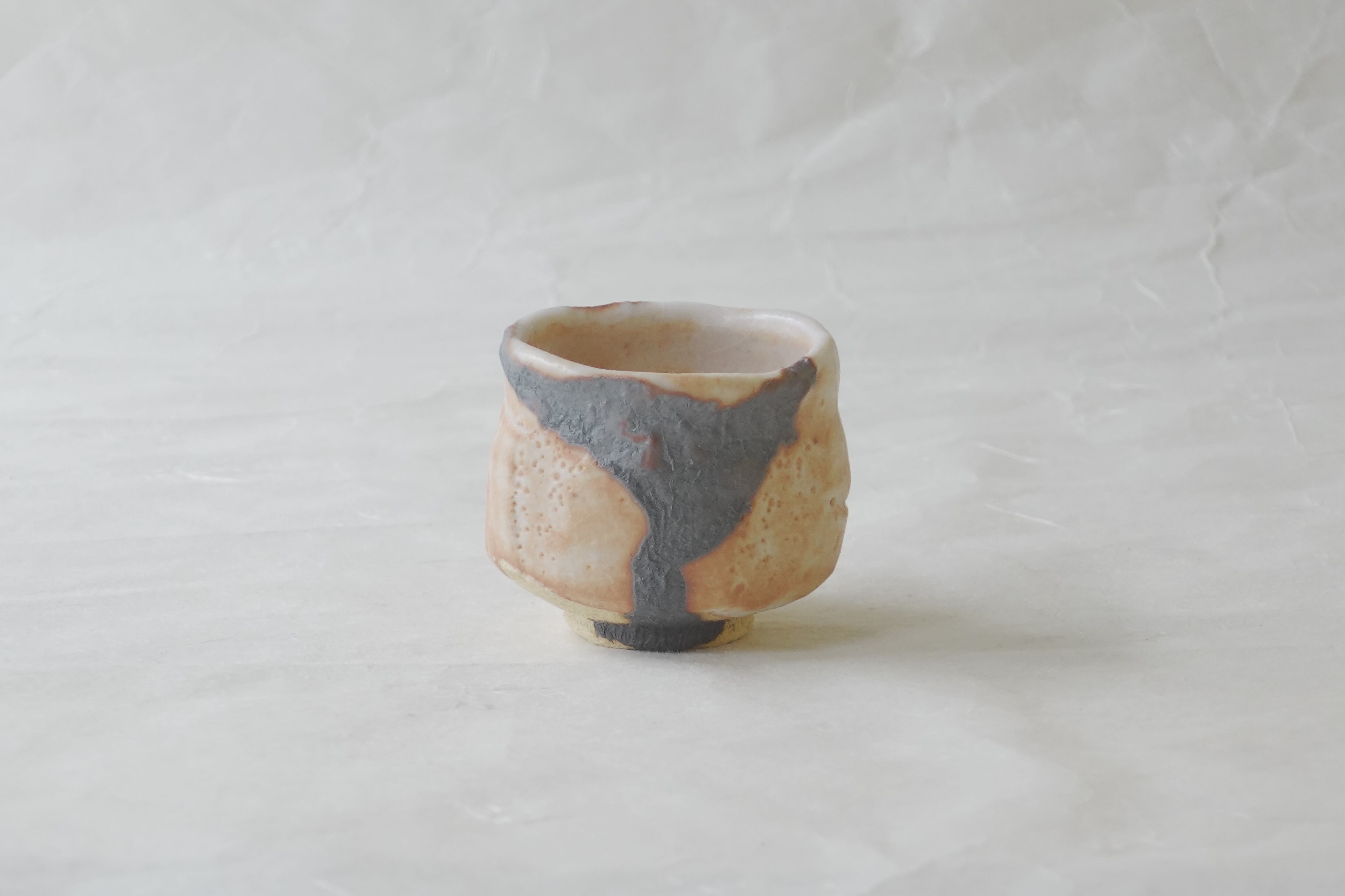 美濃焼 林亮次 荘山窯 赤志野 ぐい呑み 小 ⑪ | 小林漆陶