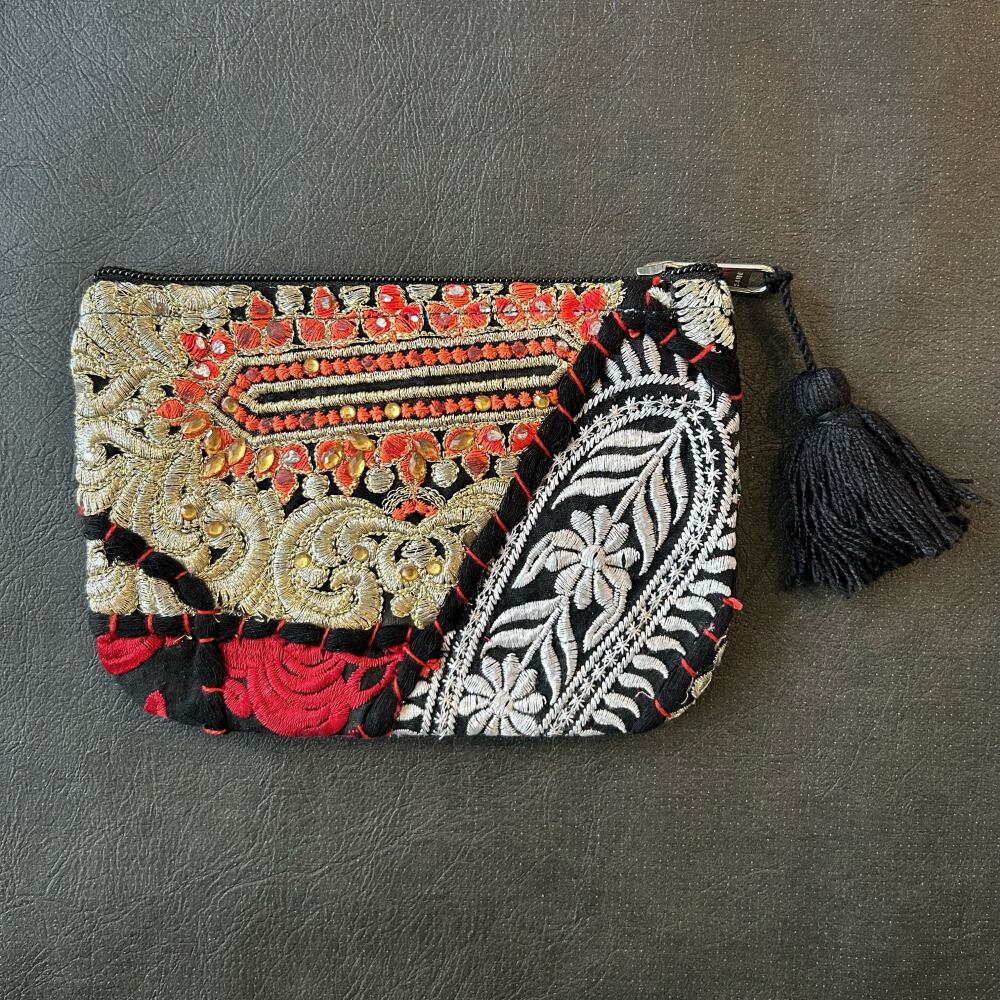 刺繍パッチワークポーチ カンバディア ブラックA