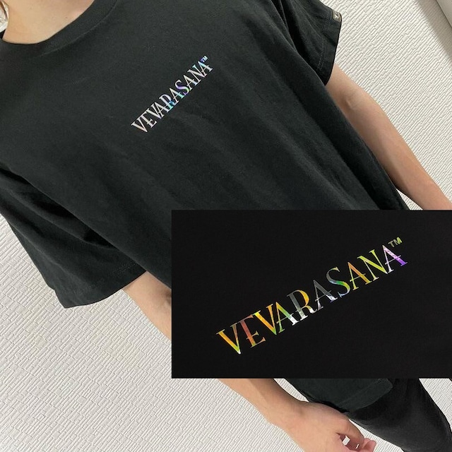 VEVARASANA®︎ ロゴロングTシャツ ホワイト