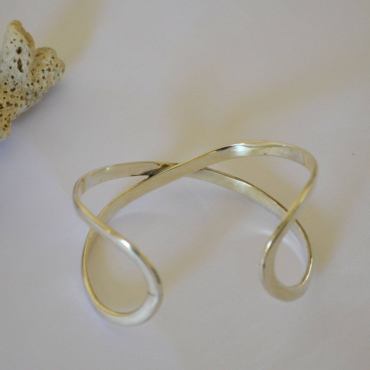 Cross Bangle (レディース)