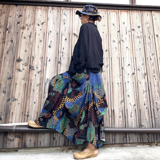 総柄変形スカート