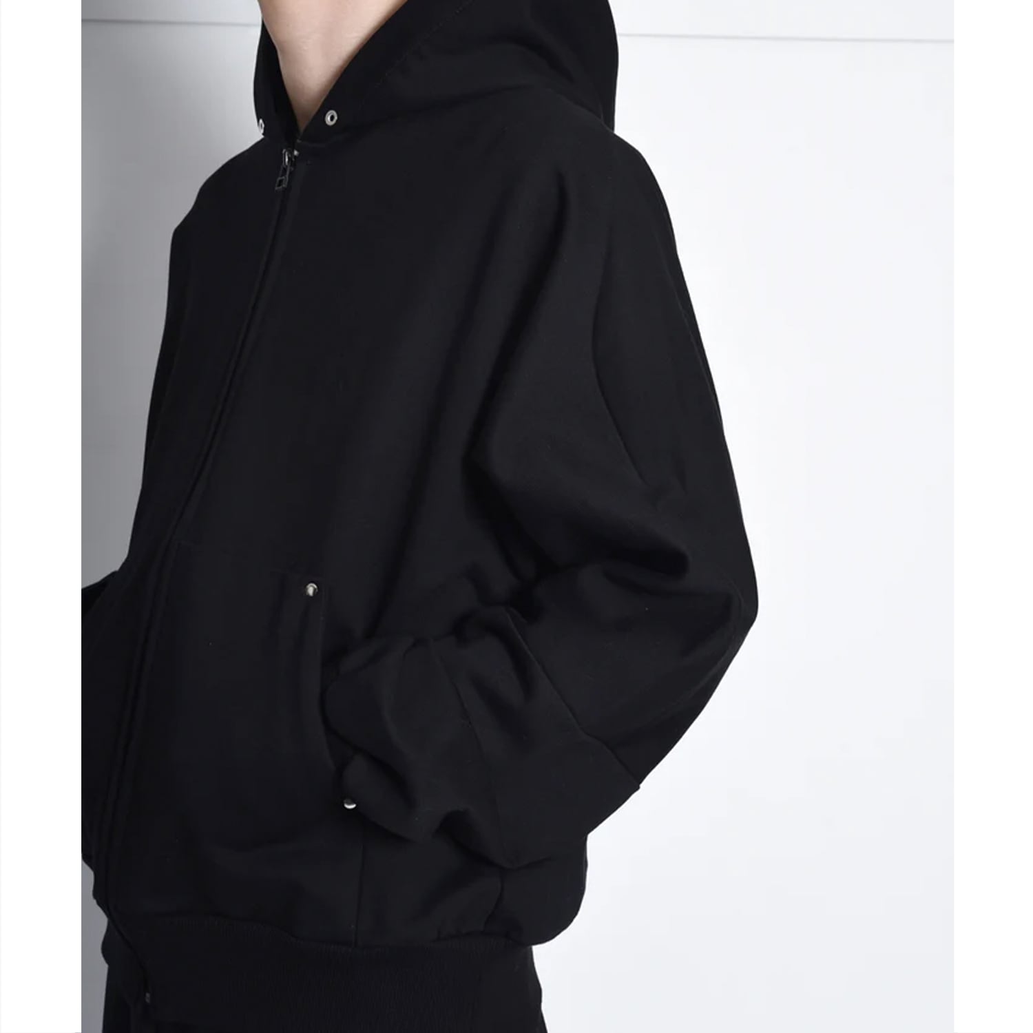 UNEEK BASEMNT - Discover independent style.