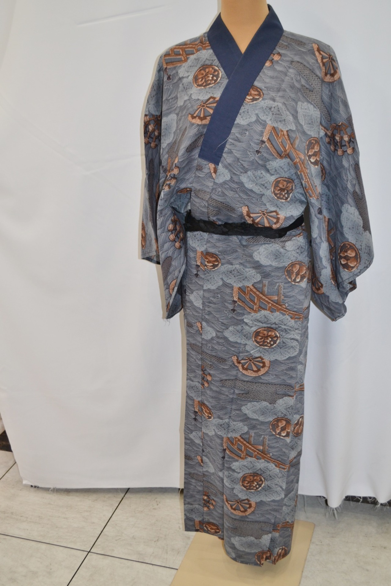 男性着物 アンティーク着物 侘びすけ Wabisuke 大正ロマン 大正浪漫 モダン おしゃれな着物コーデ 男性着物 アンティーク着物 侘びすけ Wabisuke 大正ロマン 大正浪漫 モダン おしゃれな着物コーデ