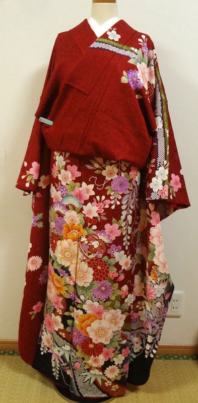 淡い紫色の絞りに牡丹や花々　振袖 淡い紫色の絞りに牡丹や花々 振袖 | アンティーク・リサイクルきもの