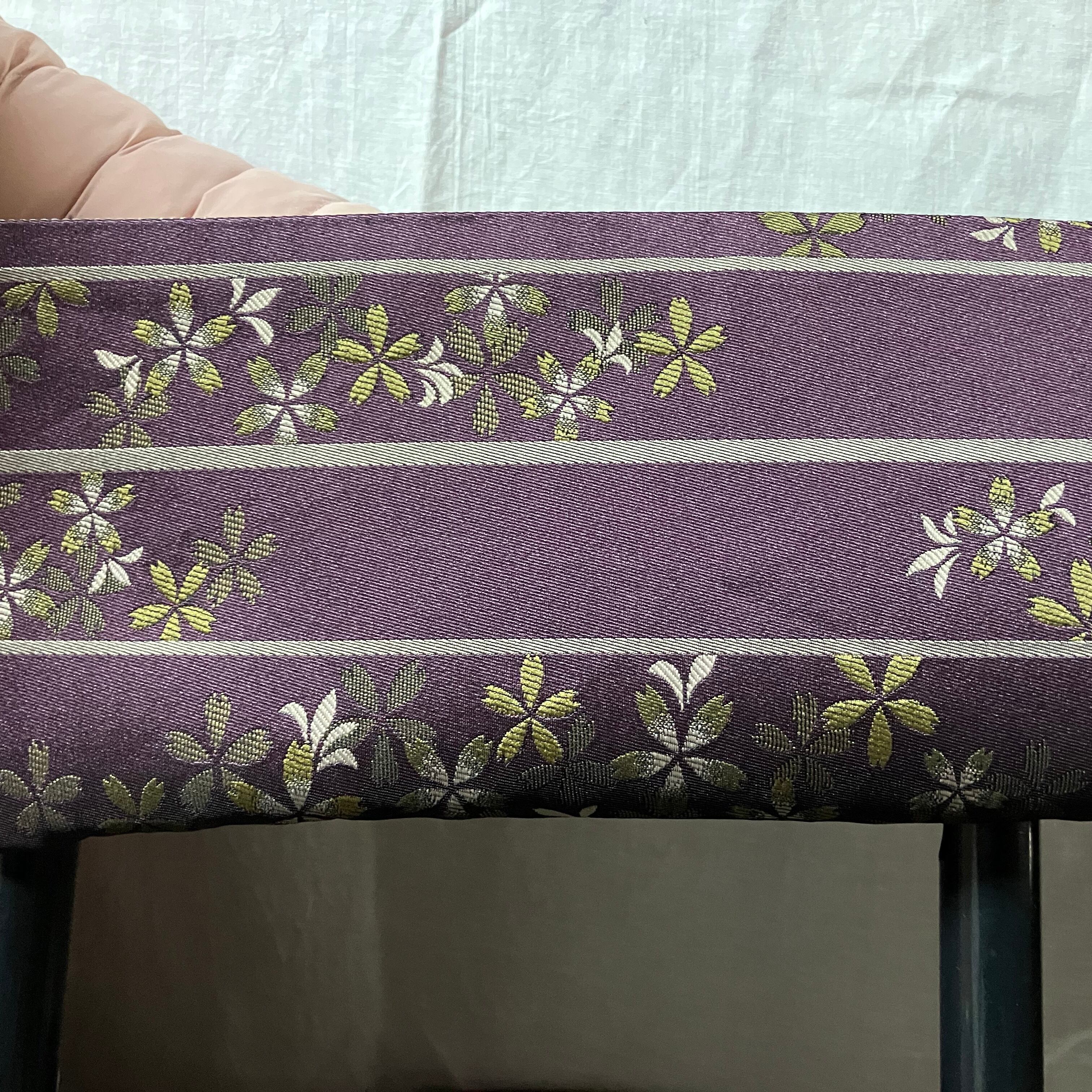 ポリエステル平仕立名古屋帯（鼠紫地鼠色の縞に花）