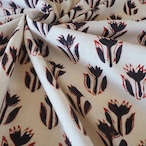 ブロックプリント生地【50cm単位】インド綿 小花柄 生成り×黒×赤 #51010-WT1