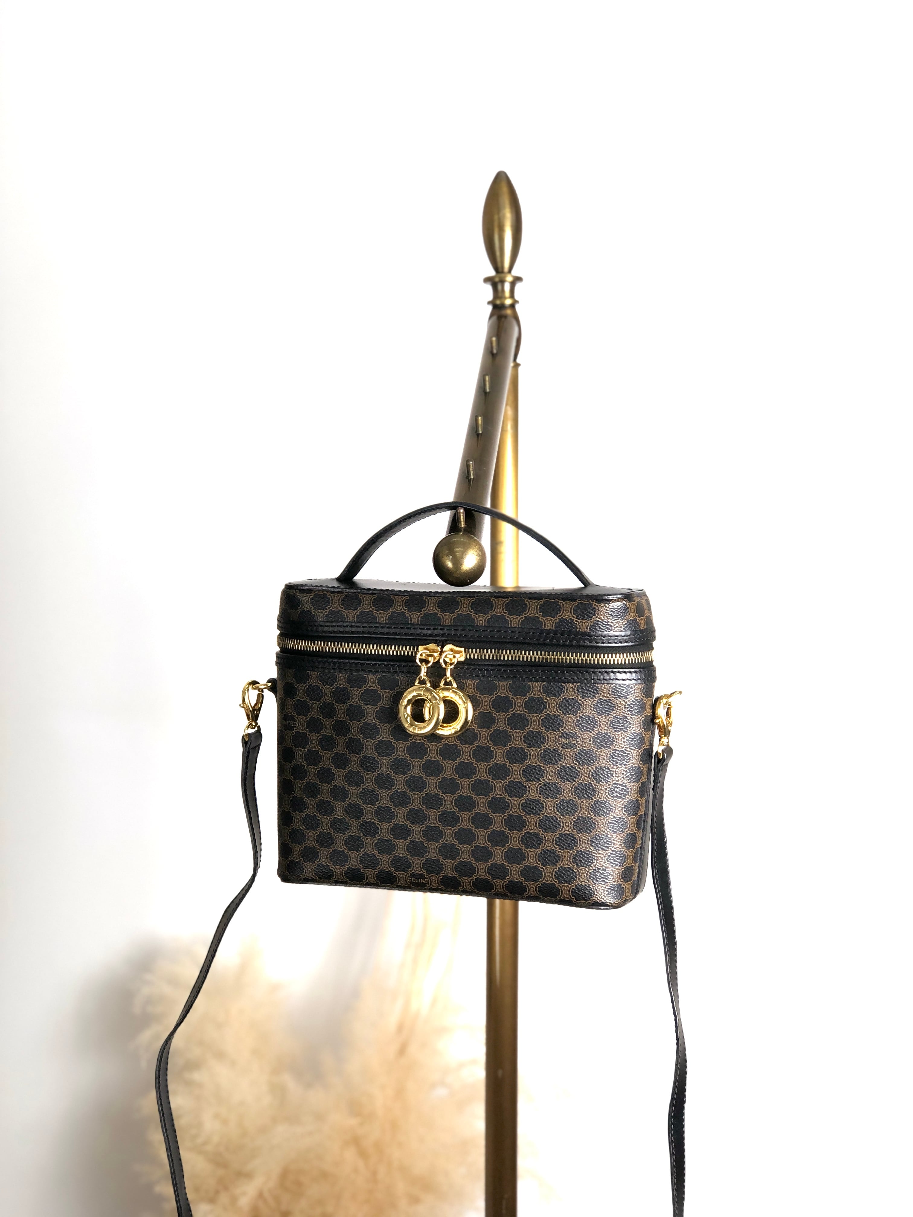 CELINE セリーヌ マカダム ショルダーバッグ ブラック サークル