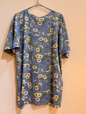 コットン花柄ブルーチュニック