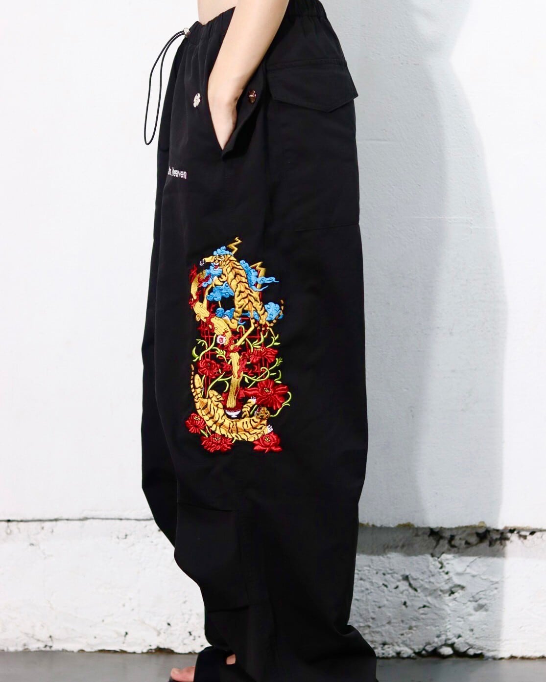 Tiger balloon pants/black | チュウカタベタイ