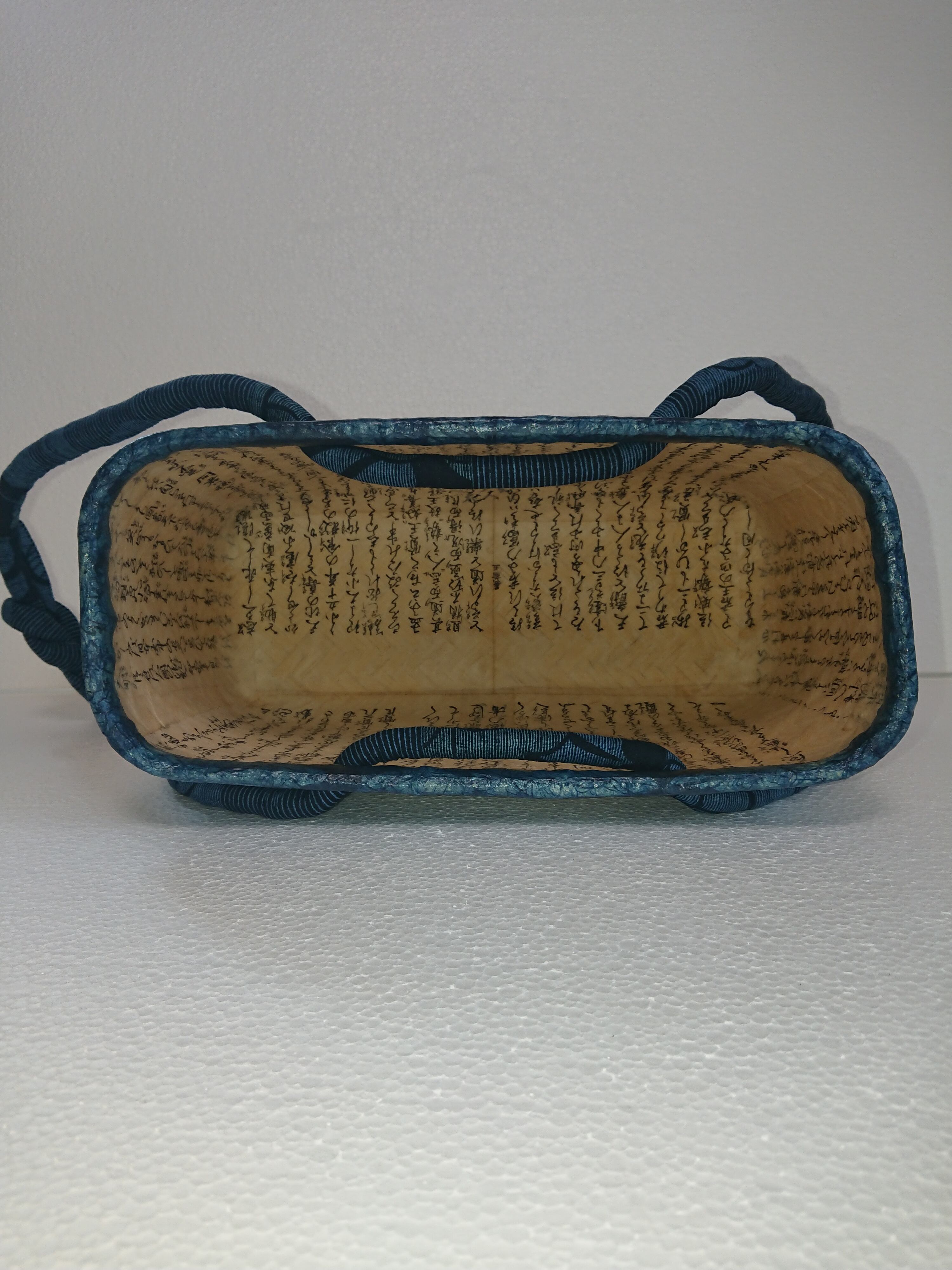 帯刺繍ボタン一閑張りバック No.27一閑張り かごバッグ ささら刺繍 相良刺繍風帯 幾何学花