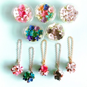 【革の花畑カップ】ピン加工8種の花入りカップ(モノトーンカラー)