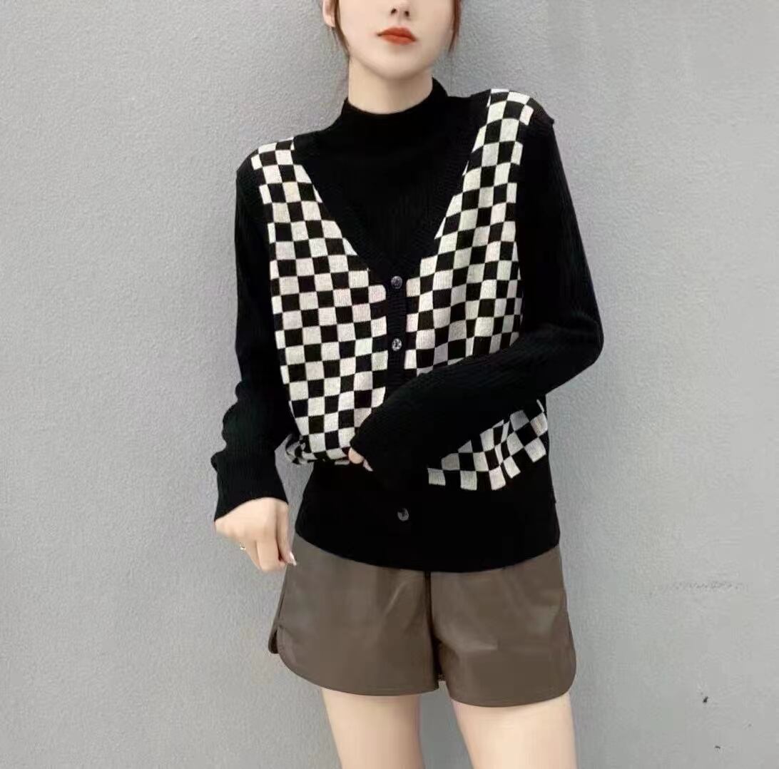 チェックベスト レイヤード風ニット　AJ111-5099/111-6158