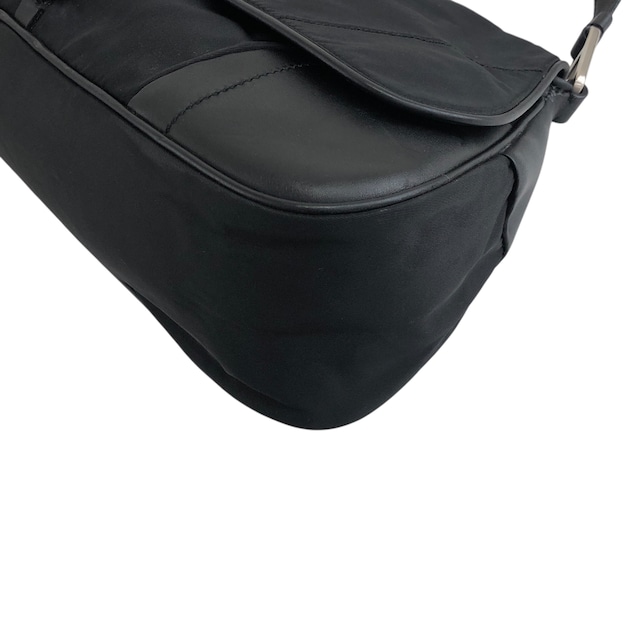 PRADA プラダ ショルダーバッグ ブラック フロントバックル トライアングルロゴ ナイロン ワンショルダーバッグ vintage ヴィンテージ オールド dwjuwu