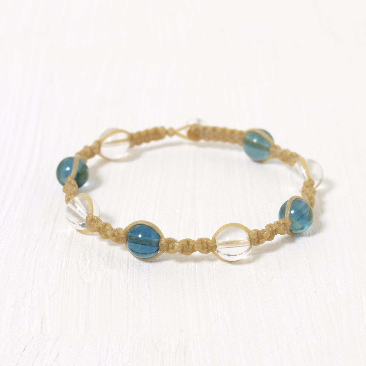 ミックスカラーフローライト6ミリ玉ナチュラルマクラメブレスレット