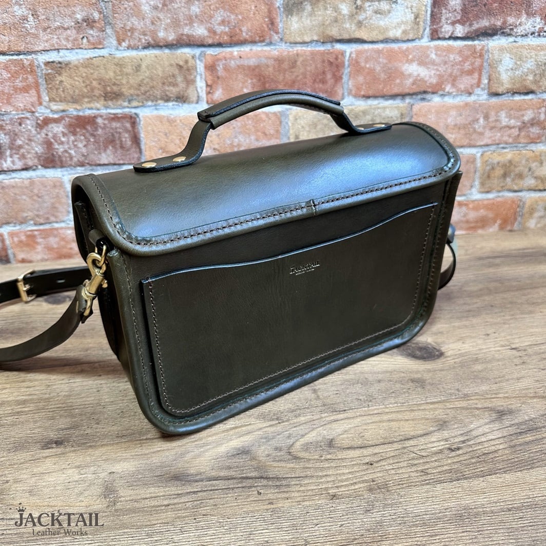 ショルダーバッグ／オイルレザー（カーキ） | 革鞄・小物のジャックテール