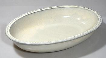 リーブルオーバルベーカー(中)(黒土粉引)