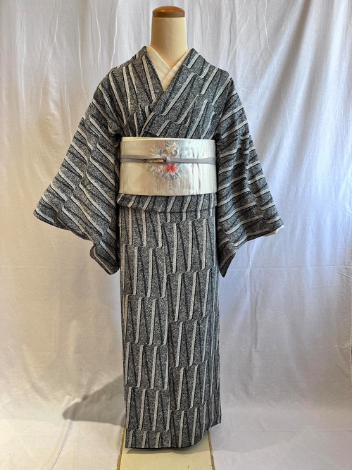 2201 高身長 変わり縞文様 小紋 袷単品 Komon Kimono (lined kimono)