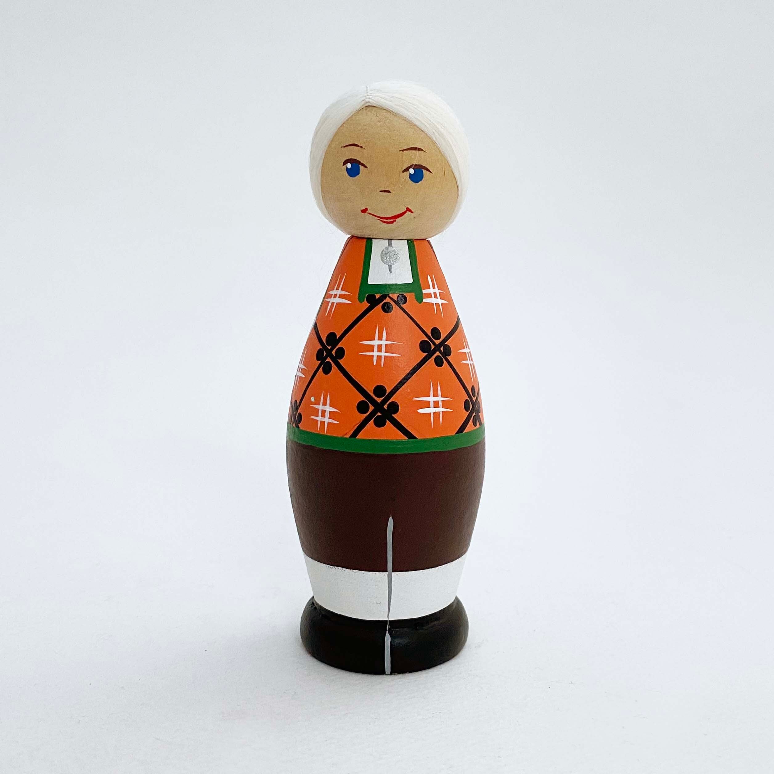 エストニアの民族こけし(ムフ島の男子12.5cm)