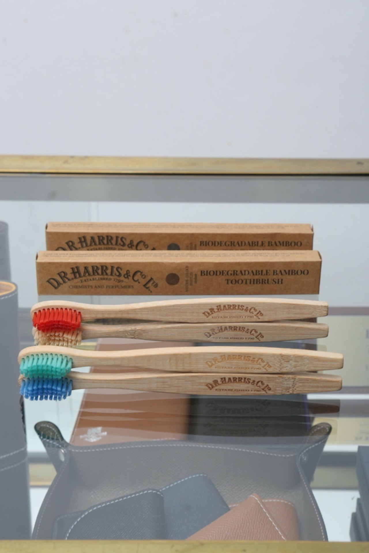D.R.HARRIS バンブーブラシ
