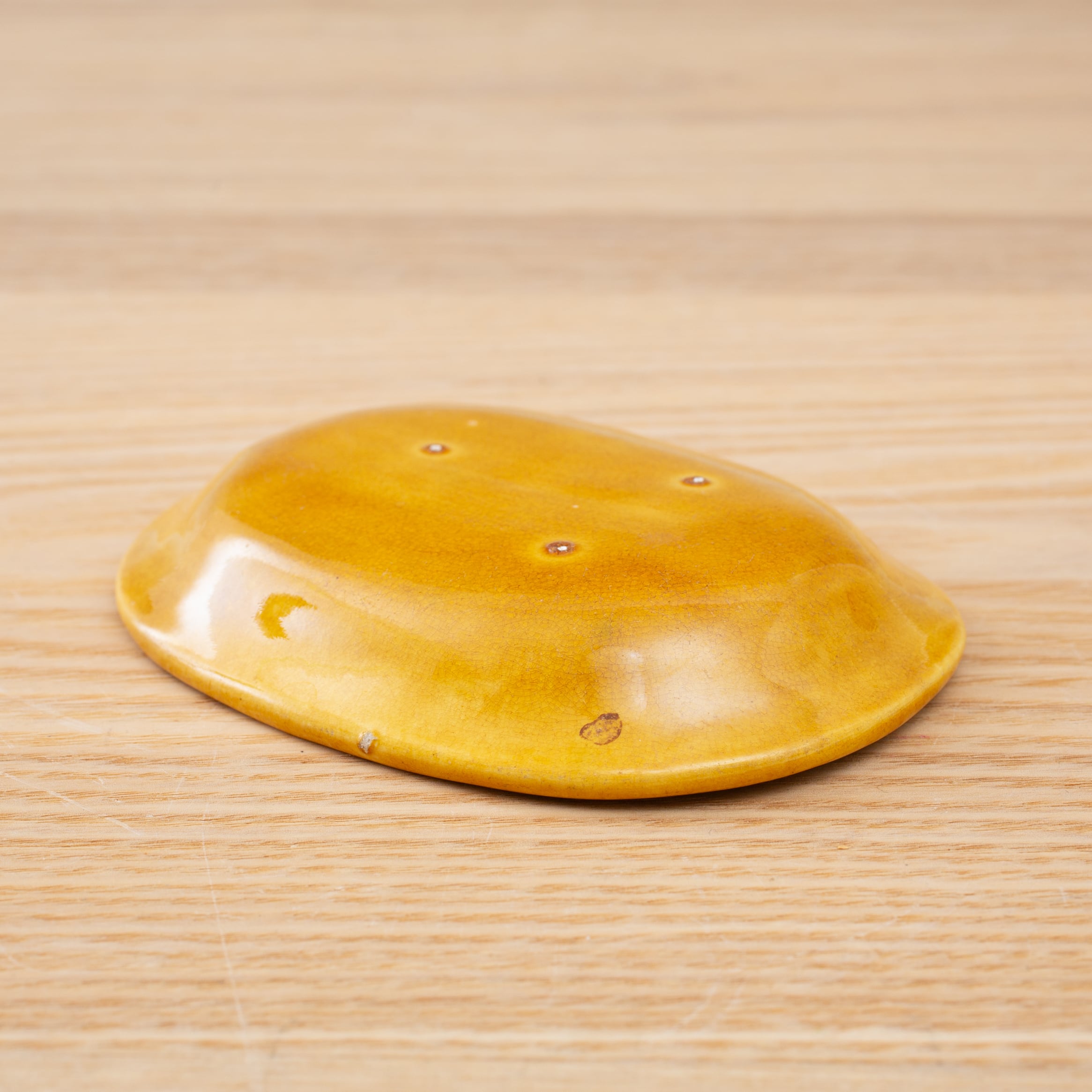 珉平焼 黄釉 濃い黄色 小判形 龍文様 小皿 醤油皿 豆皿 カラフル 料理