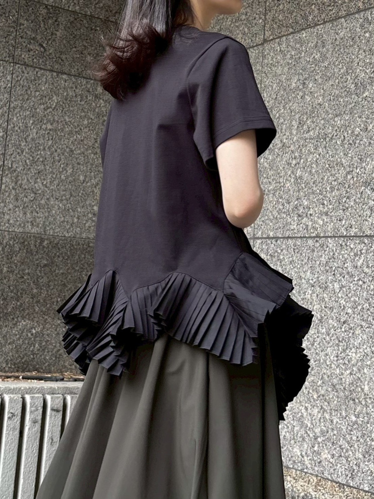 MME138TEB プリーツヘムTシャツ