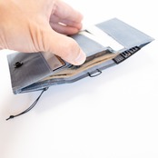 ダイニーマ製3つ折り軽量ウォレット（登山用/財布/ミニマリスト ）