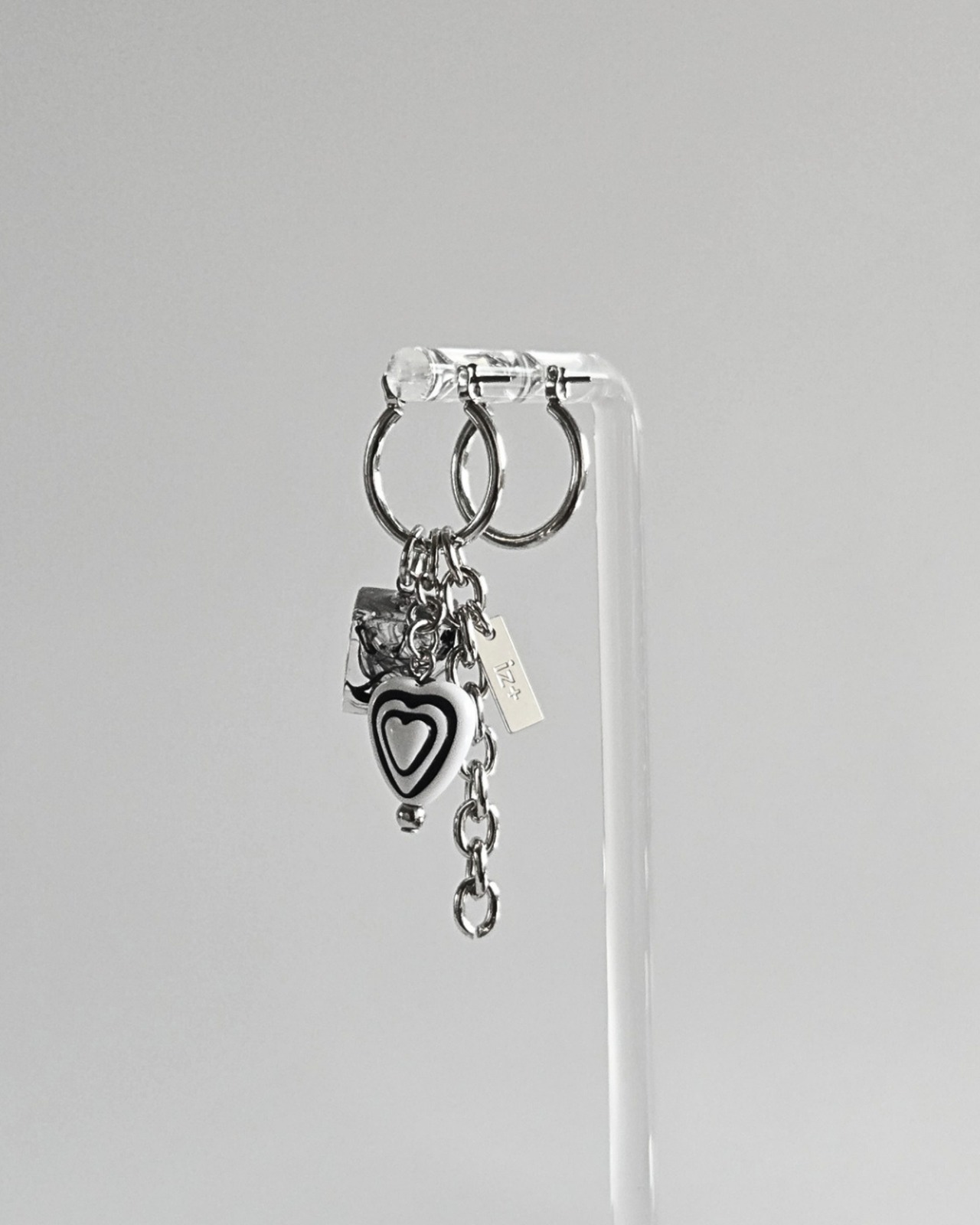 hooP ××× cuBe. [black] - 3