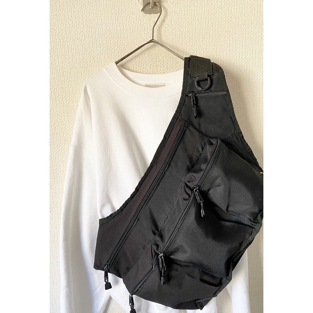 old gap black deformed shoulder bag﻿ | protocol