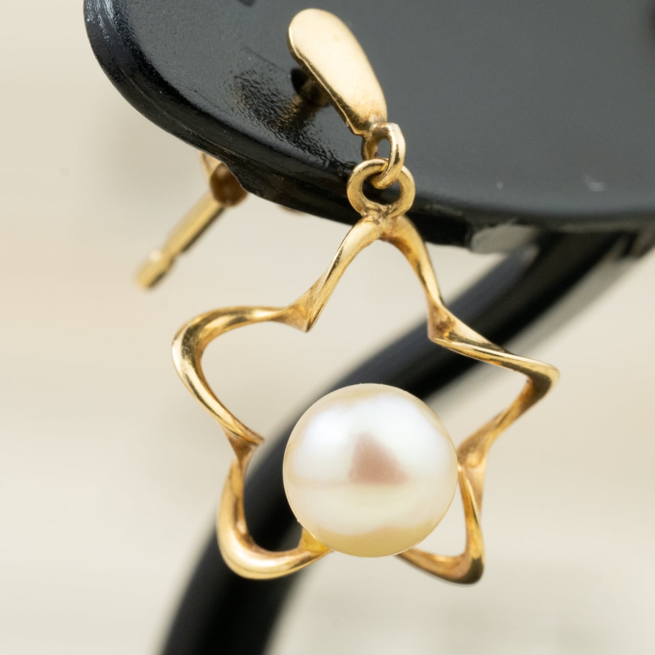 K18 パールピアス 星形でレトロなデザインが可愛いアイテム