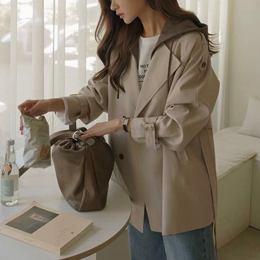 軽やかに羽織れる 大人カジュアルなフード付きジャケット YH9594