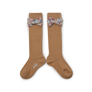 Collegien/Mathilde Ribbed Knee-high Socks with Liberty Bow - Caramel au Beurre Salé