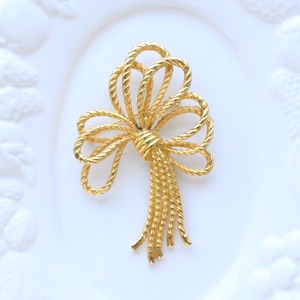 ロープモチーフブローチ ゴールド