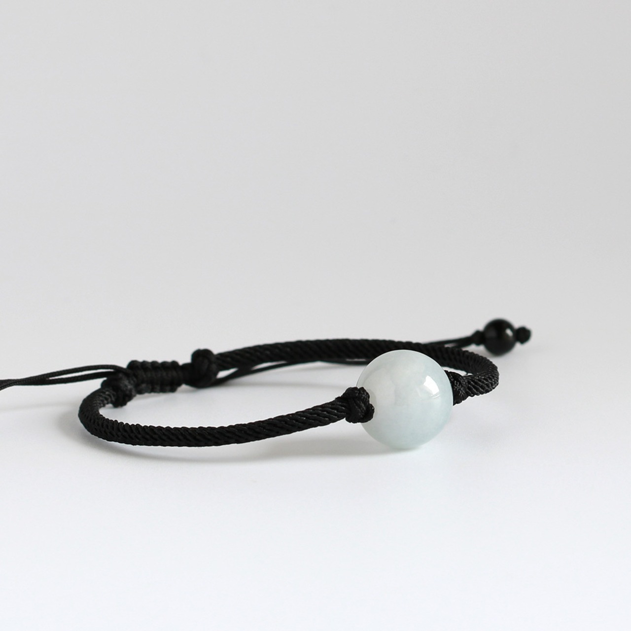 何とも言えない色味が特徴！ 大粒翡翠 紐ブレスレット ラベンダー翡翠 A貨翡翠 jd_br1040