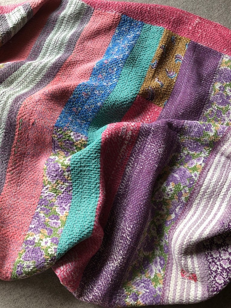 Vintage patchwork kantha quilt pink trim ヴィンテージパッチワーク
