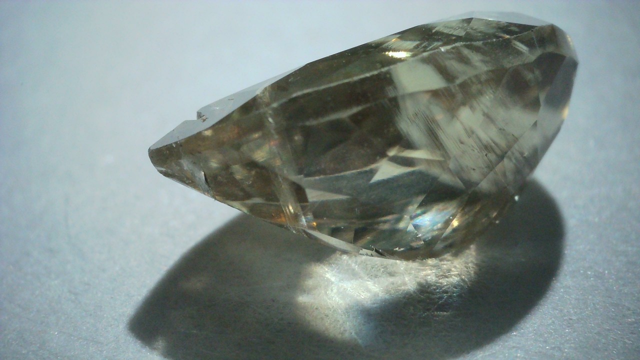 トルコ産カラーチェンジダイアスポア　1.84ct　[C11-192]