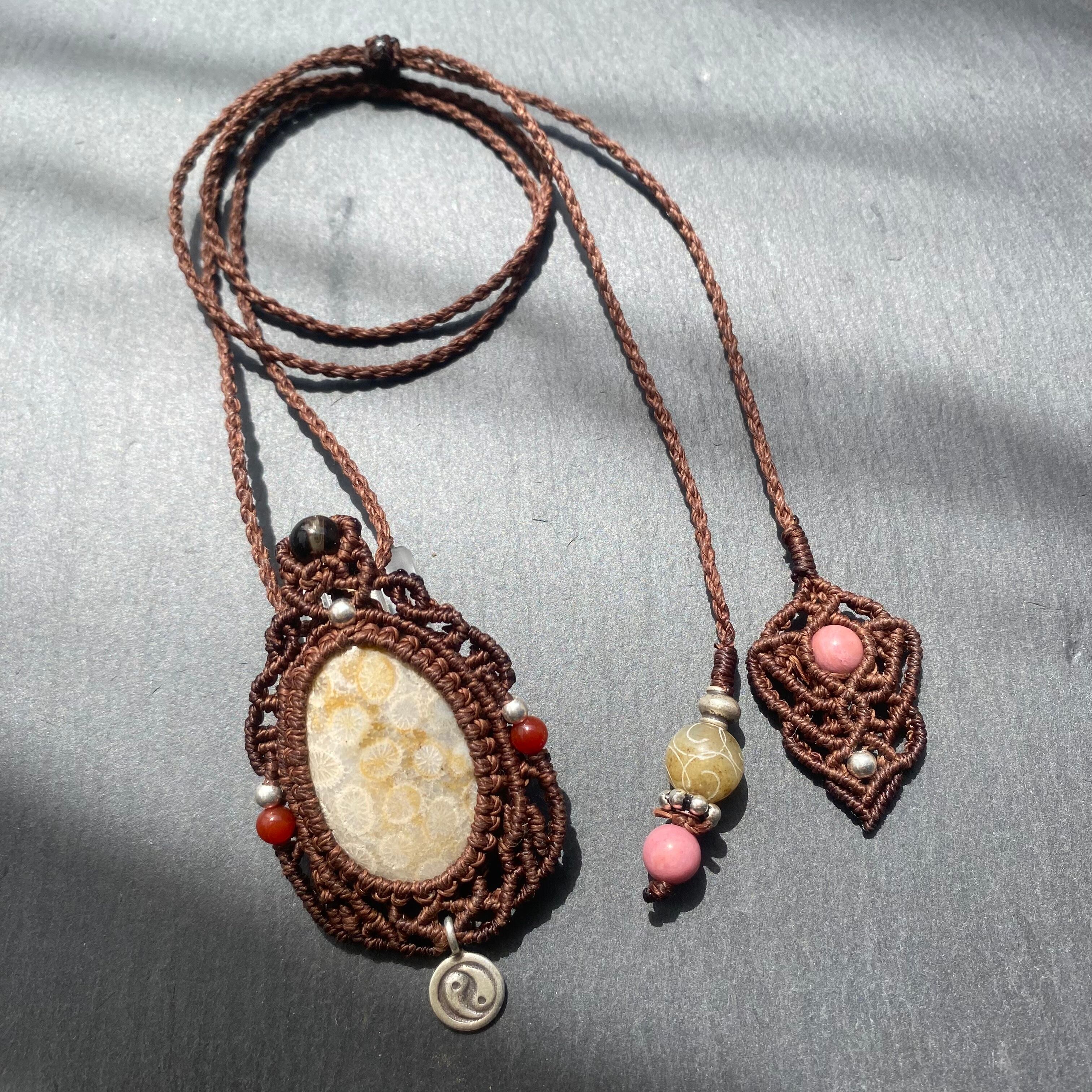 フォシルコーラル マクラメペンダント