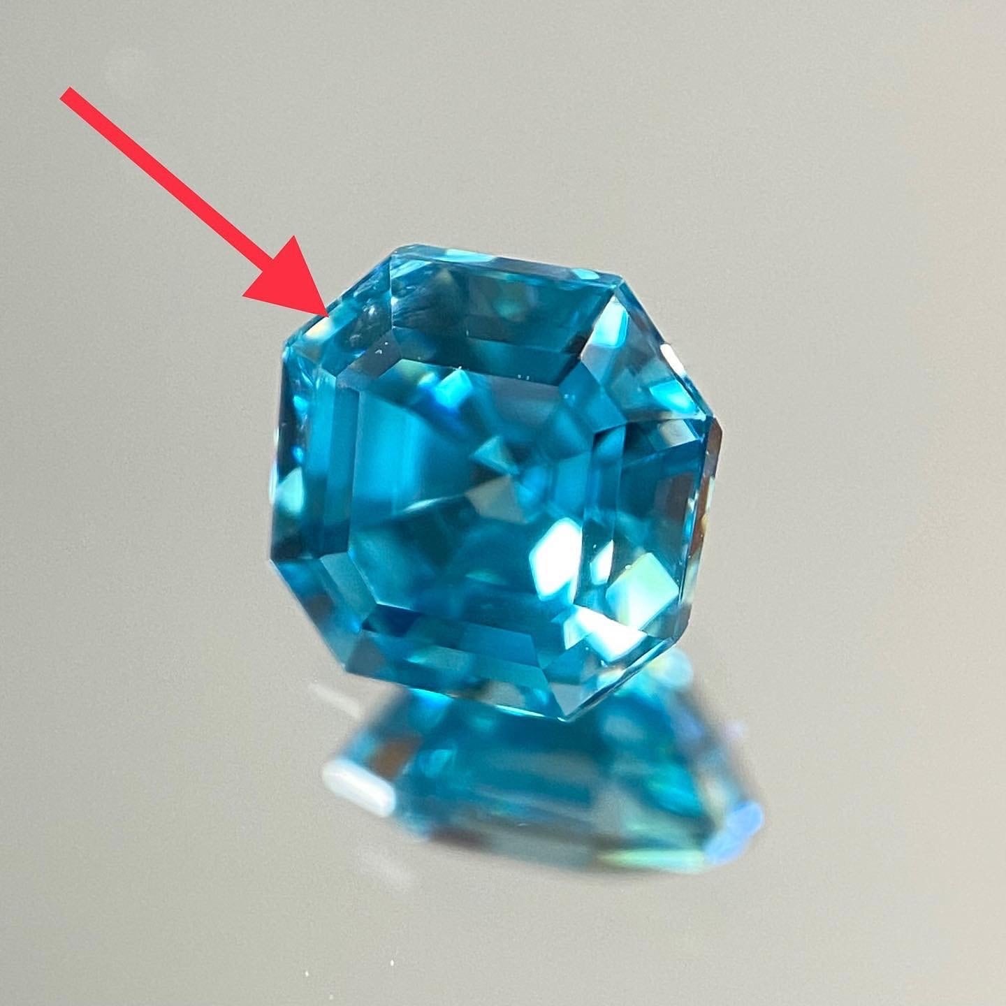 ま、眩しい!ブルージルコン