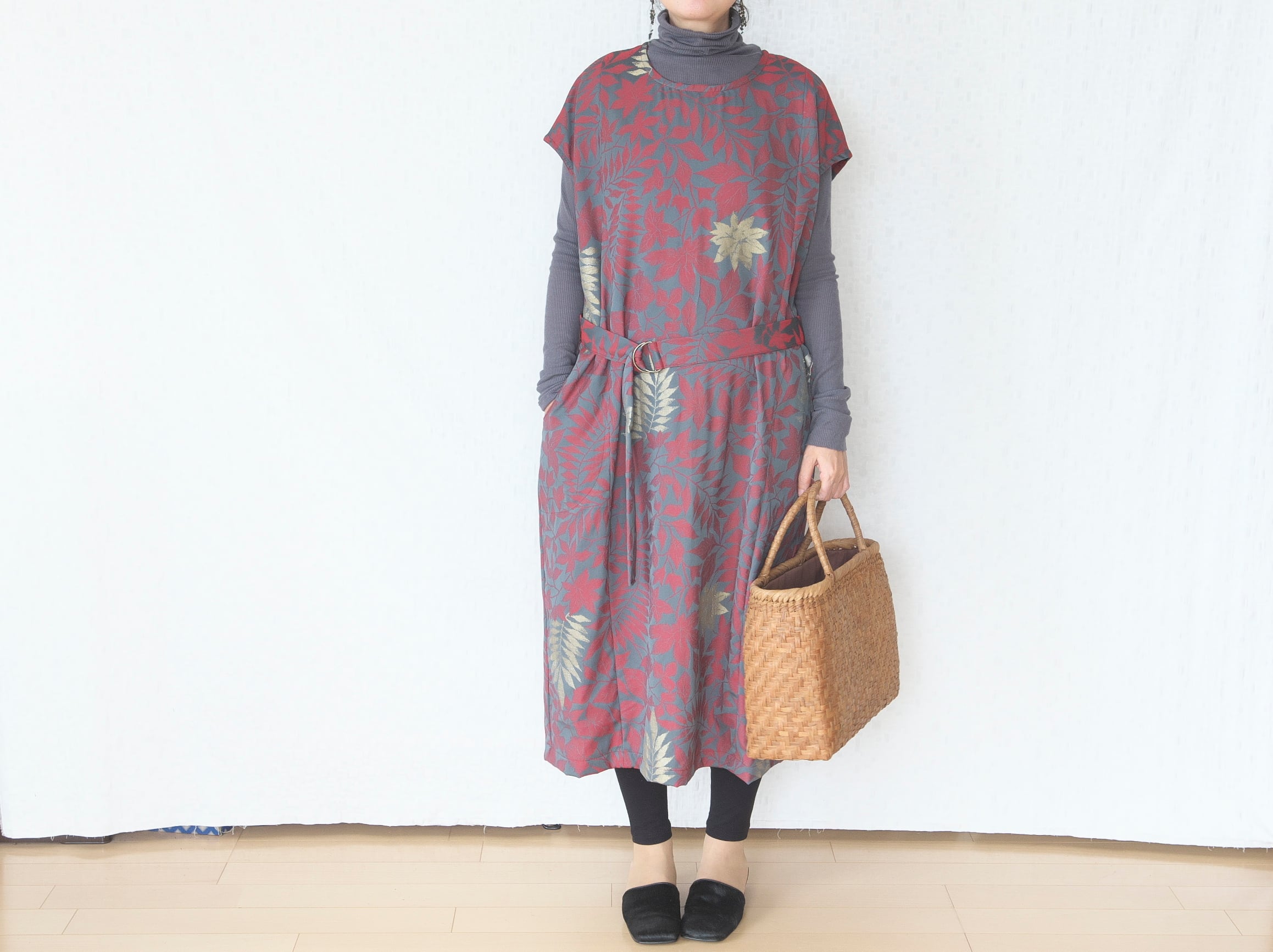 0835 フレンチスリーブゆったりワンピース